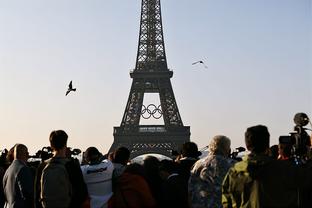 法媒：巴黎女球迷投诉巴萨主场安保人员搜身骚扰，触碰敏感部位
